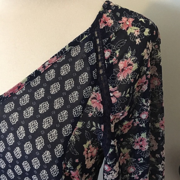 ‼️SOLD‼️Jessica Simpson Hanky Hem Maternity Blouse - Picture 5 of 13